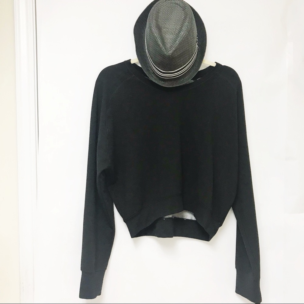 Scorpio Sol black cropped sweatshirt for women